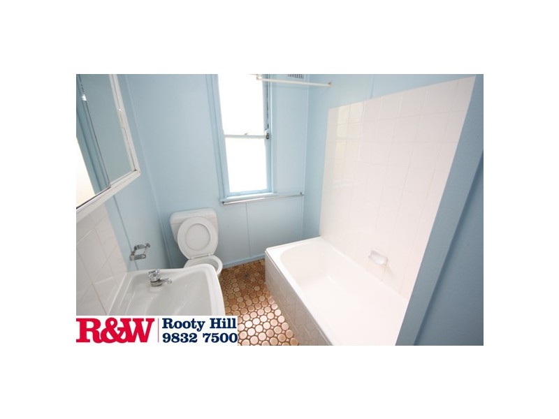 17 Luzon Avenue, Lethbridge Park NSW 2770