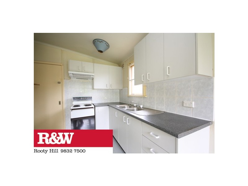 17 Luzon Avenue, Lethbridge Park NSW 2770