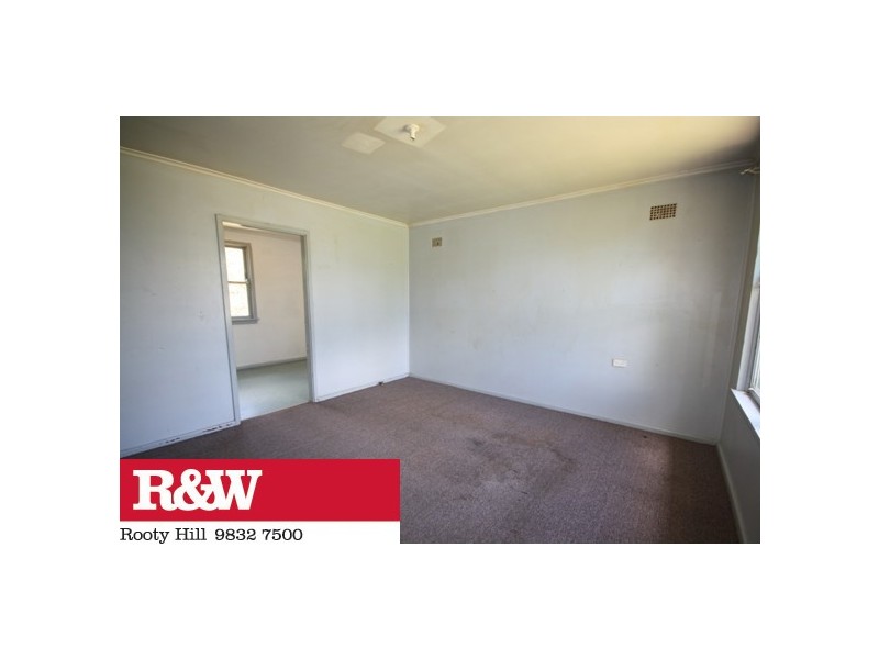 35 Feramin Avenue, Whalan NSW 2770