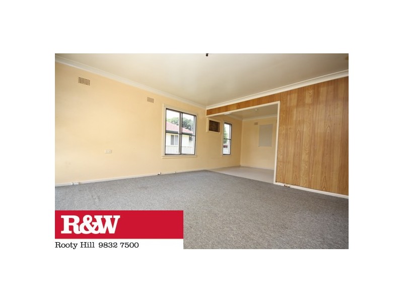 25 Wangaroa Crescent, Lethbridge Park NSW 2770