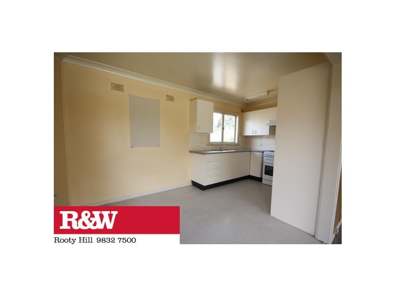 25 Wangaroa Crescent, Lethbridge Park NSW 2770