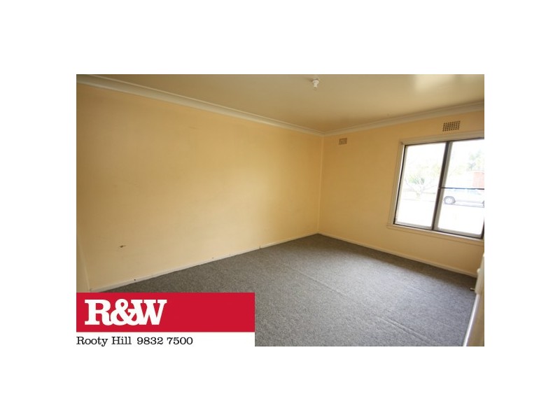 25 Wangaroa Crescent, Lethbridge Park NSW 2770
