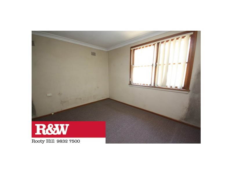 3 Tonga Place, Lethbridge Park NSW 2770