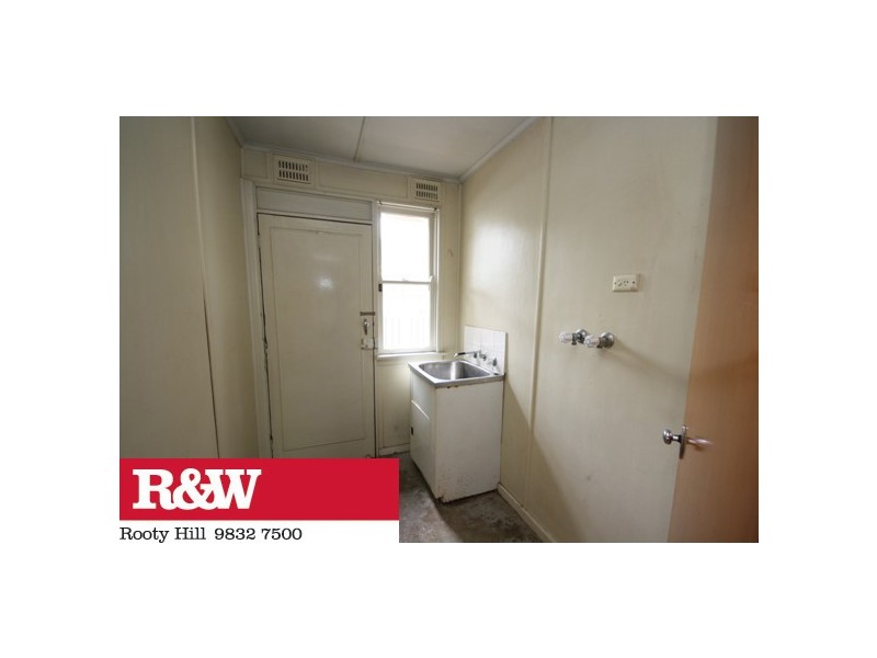 3 Tonga Place, Lethbridge Park NSW 2770