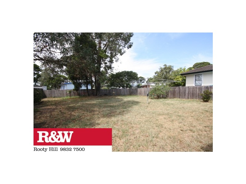 3 Tonga Place, Lethbridge Park NSW 2770