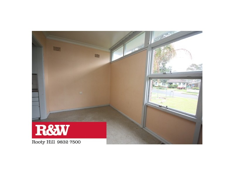 27 Livingston Avenue, Dharruk NSW 2770