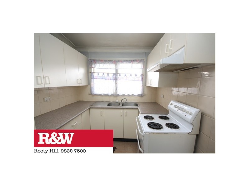 15 Manila Road, Lethbridge Park NSW 2770