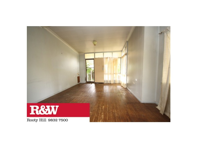 15 Manila Road, Lethbridge Park NSW 2770