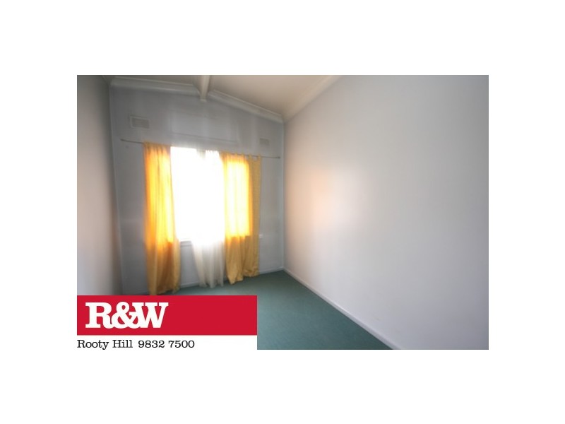 15 Manila Road, Lethbridge Park NSW 2770