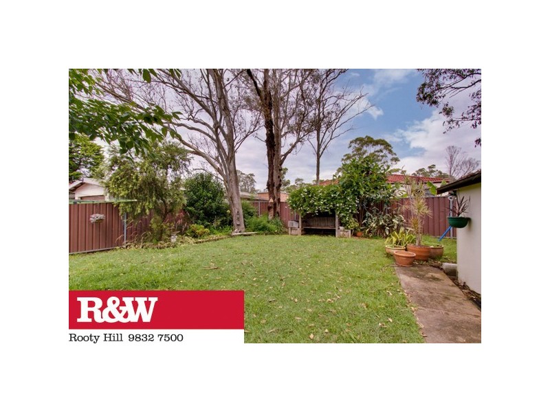 242 Woodstock Avenue, Whalan NSW 2770