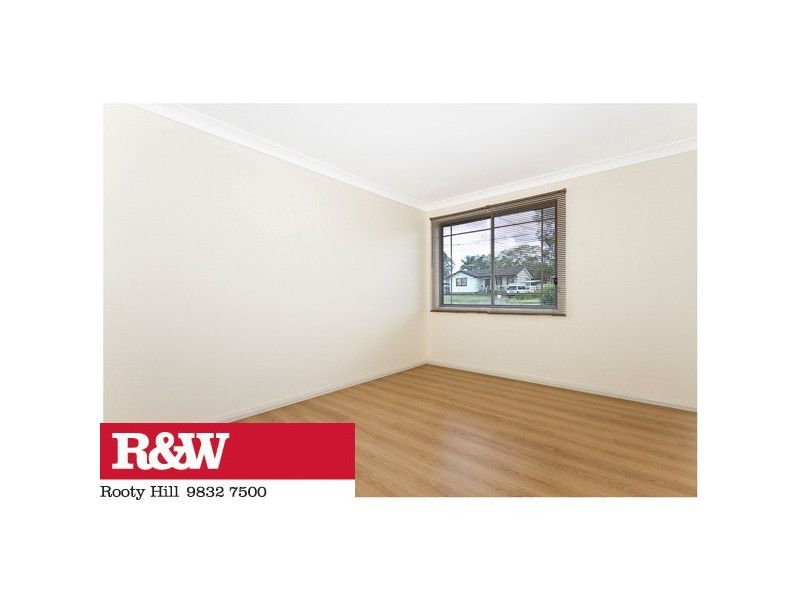 11 Rotorua Street, Lethbridge Park NSW 2770