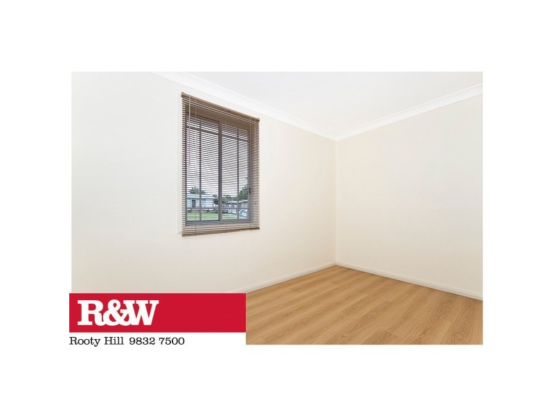 11 Rotorua Street, Lethbridge Park NSW 2770