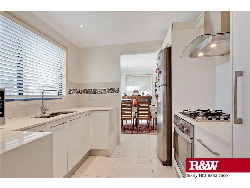 16 Dryden Avenue, Oakhurst NSW 2761