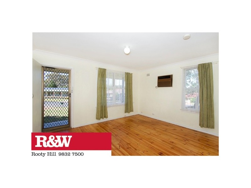 4 Dufek Place, Tregear NSW 2770