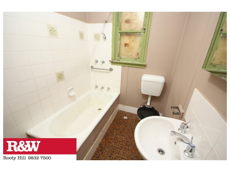 44 Tarawa Road, Lethbridge Park NSW 2770