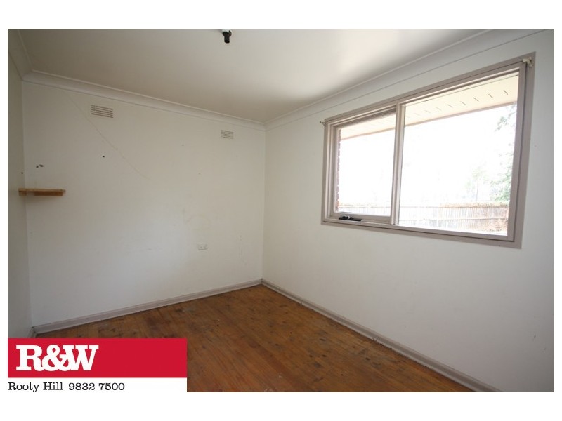 75 Palau Crescent, Lethbridge Park NSW 2770