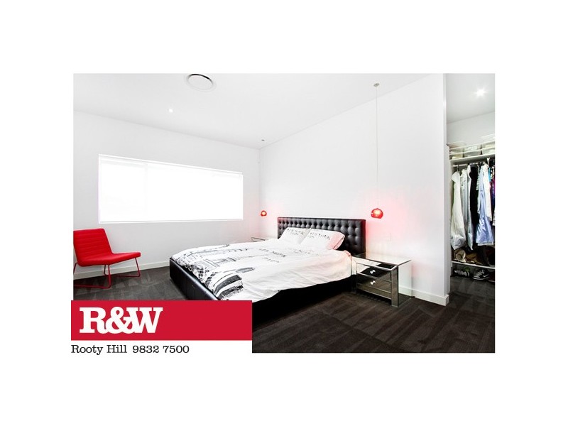 10 Risus Avenue, Glenmore Park NSW 2745