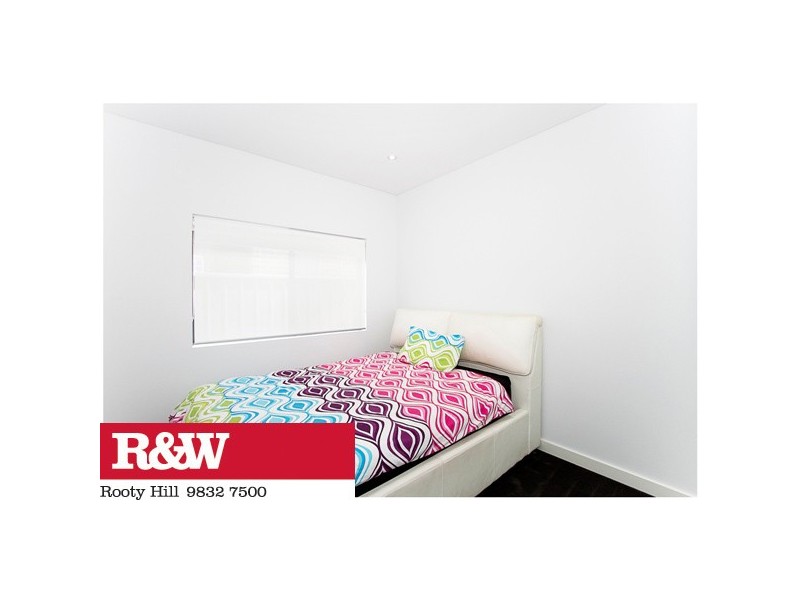 10 Risus Avenue, Glenmore Park NSW 2745