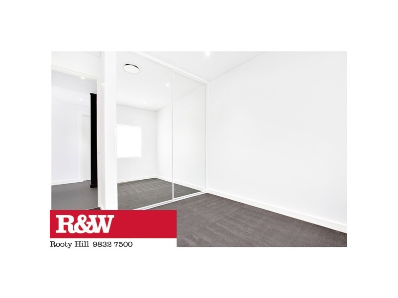 10 Risus Avenue, Glenmore Park NSW 2745