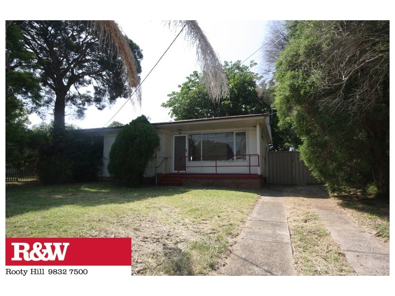 8 Cedar Crescent, North St Marys NSW 2760