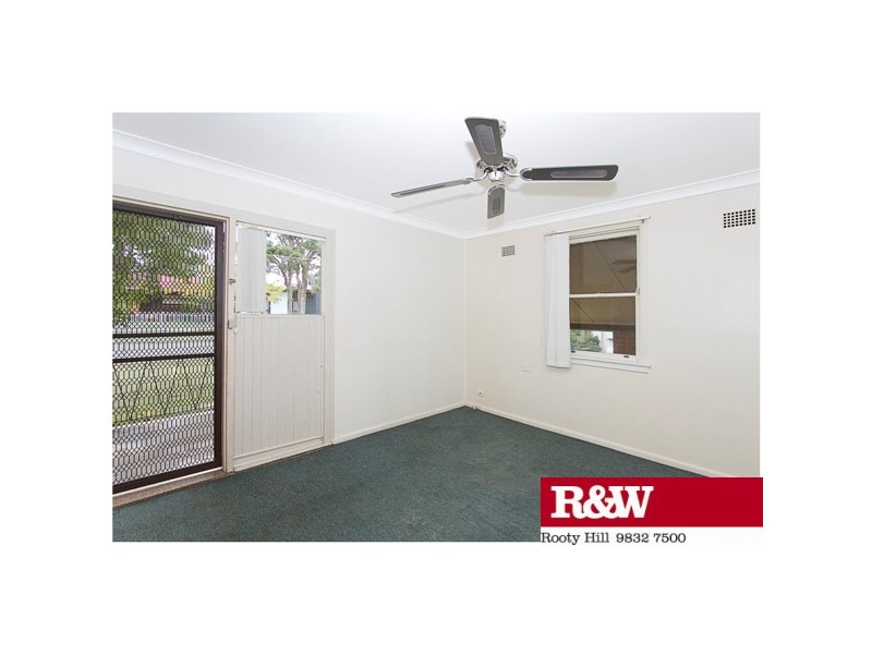 19 Manila Road, Lethbridge Park NSW 2770