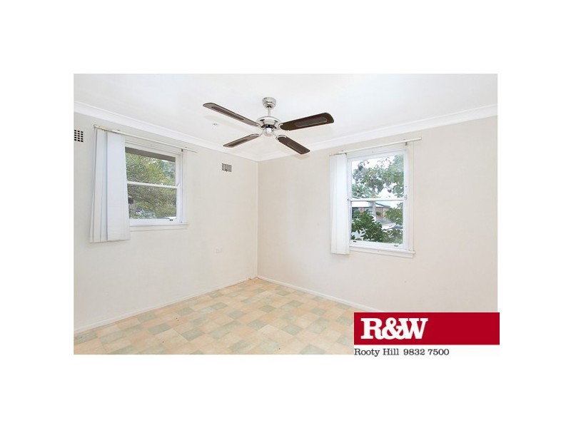 19 Manila Road, Lethbridge Park NSW 2770