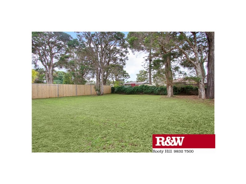 19 Manila Road, Lethbridge Park NSW 2770