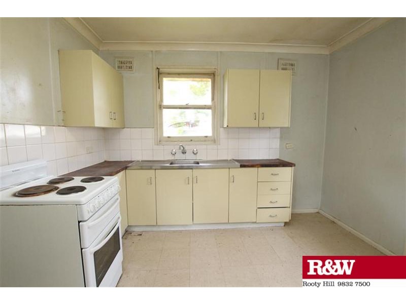 42 Niland Crescent, Blackett NSW 2770