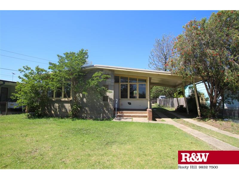 52 Sandakan Crescent, Lethbridge Park NSW 2770