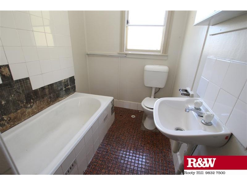 52 Sandakan Crescent, Lethbridge Park NSW 2770