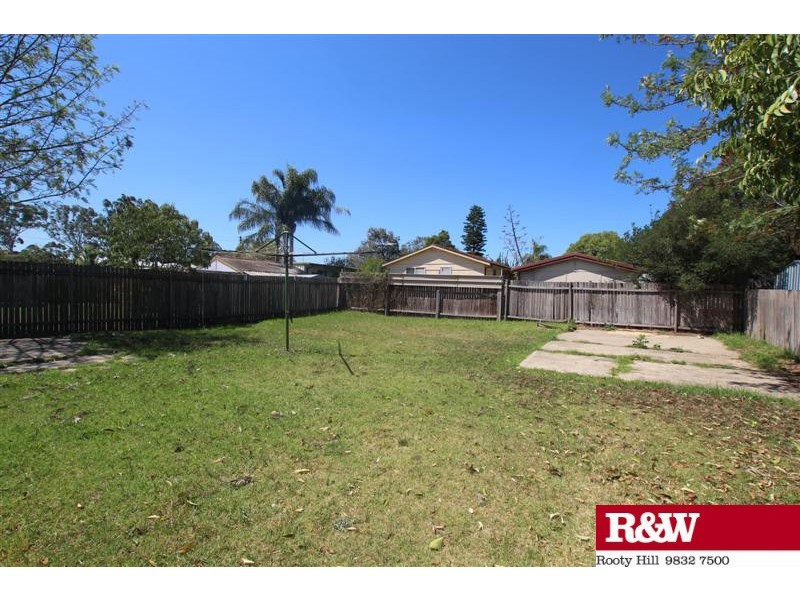 52 Sandakan Crescent, Lethbridge Park NSW 2770