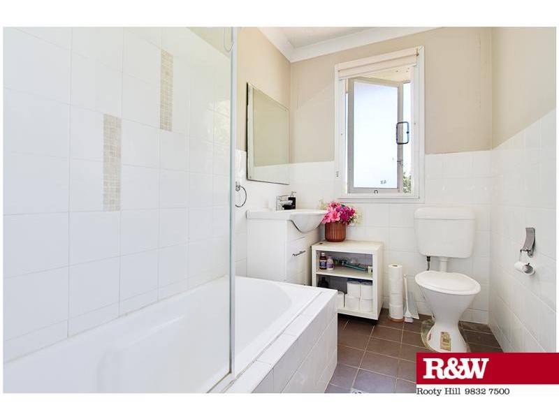 27 Manila Road, Lethbridge Park NSW 2770