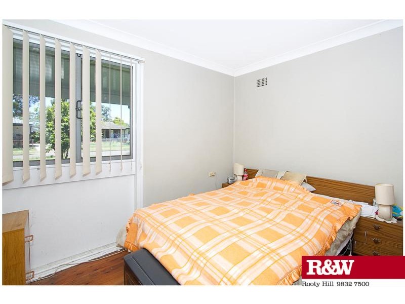 27 Manila Road, Lethbridge Park NSW 2770