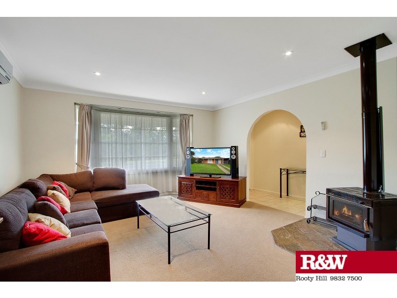 7 Charles Sturt Drive, Werrington County NSW 2747