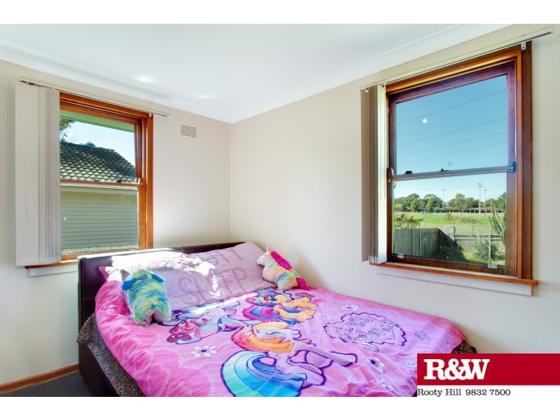 44 Tarawa Road, Lethbridge Park NSW 2770