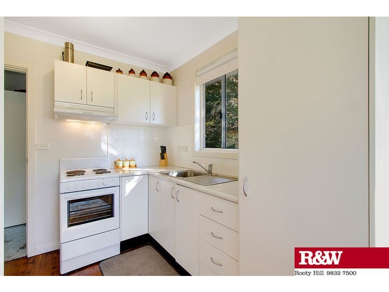 60 Lucena Crescent, Lethbridge Park NSW 2770