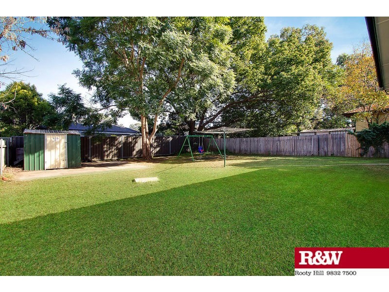 60 Lucena Crescent, Lethbridge Park NSW 2770