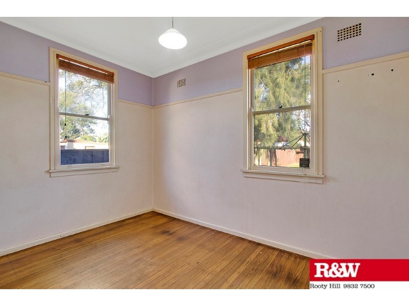 10 Warrego Street, North St Marys NSW 2760