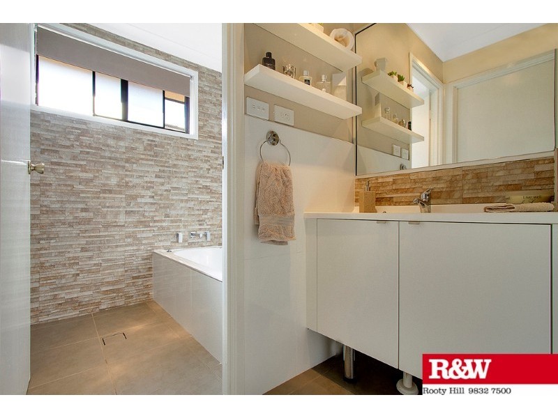 11 Newnham Street, Dean Park NSW 2761