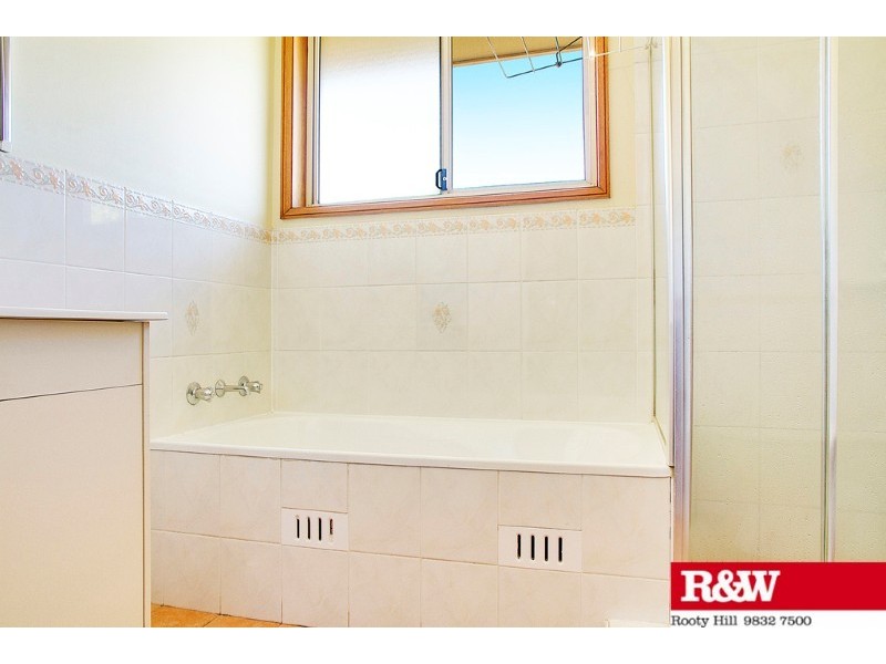 2/20 Blenheim Avenue, Rooty Hill NSW 2766