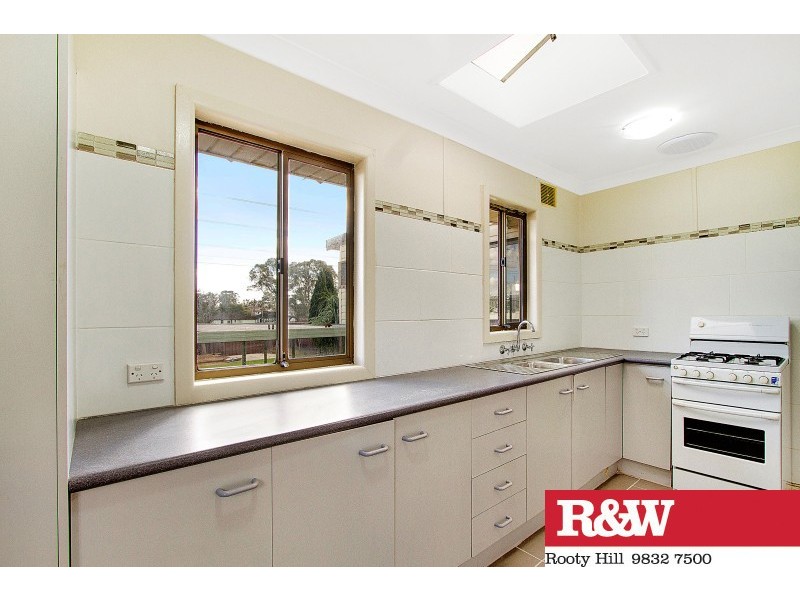 10 Finisterre Avenue, Whalan NSW 2770