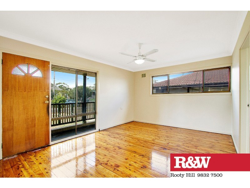 10 Finisterre Avenue, Whalan NSW 2770