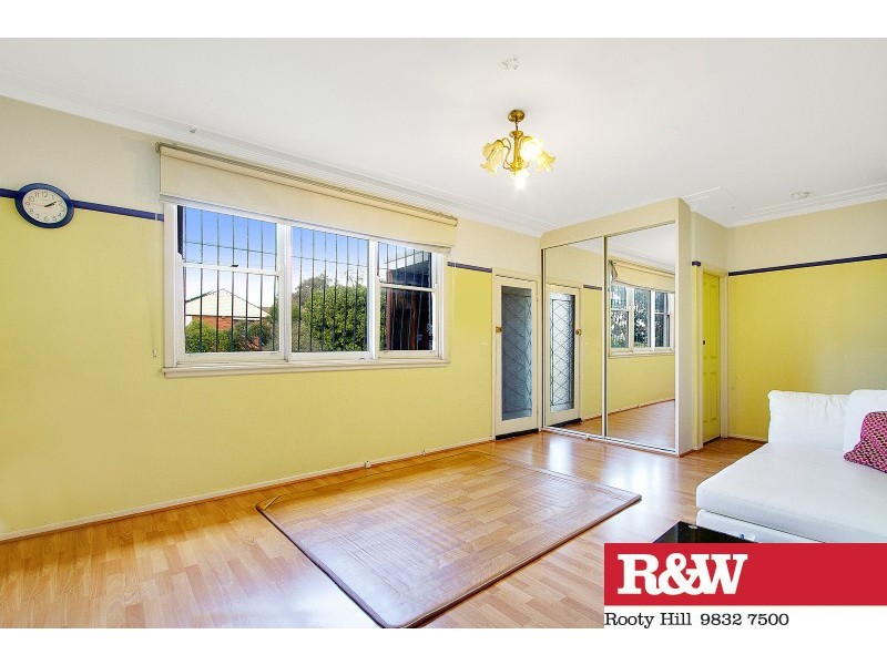 6 Woodside Avenue, Blacktown NSW 2148
