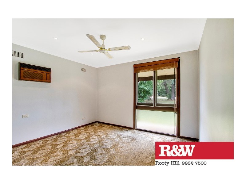 18 Mackellar Road, Hebersham NSW 2770