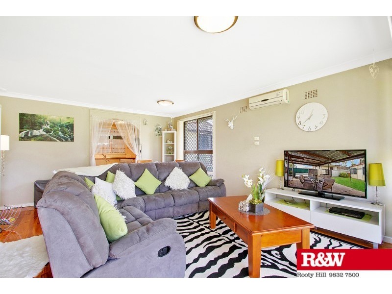 10 Livingston Avenue, Dharruk NSW 2770