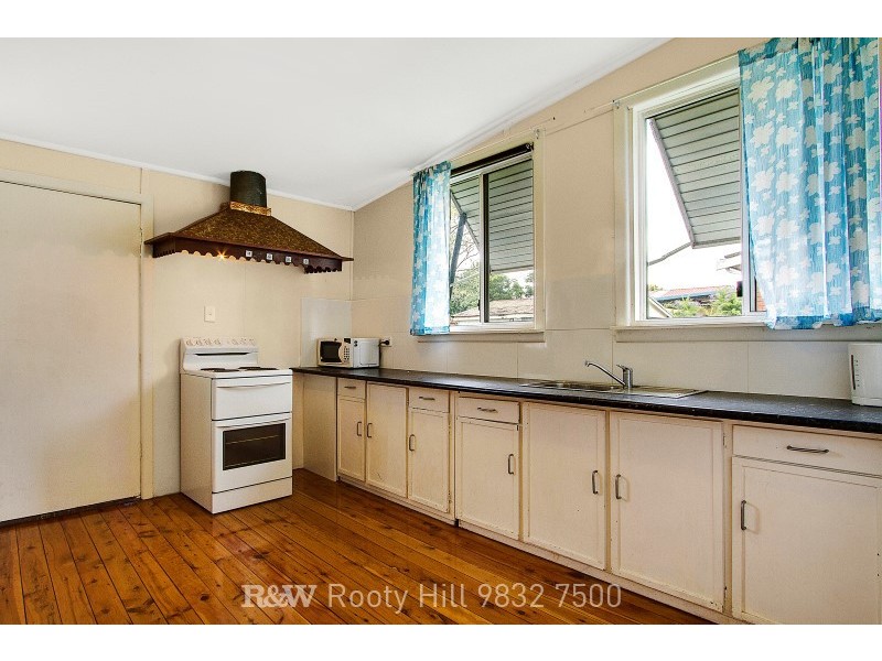 24 Guildford Road, Cambridge Park NSW 2747