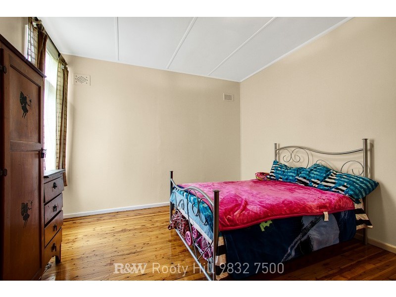 24 Guildford Road, Cambridge Park NSW 2747