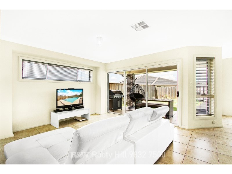 21 Kirkwood Crescent, Colebee NSW 2761