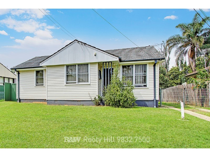 35 Feramin Avenue, Whalan NSW 2770