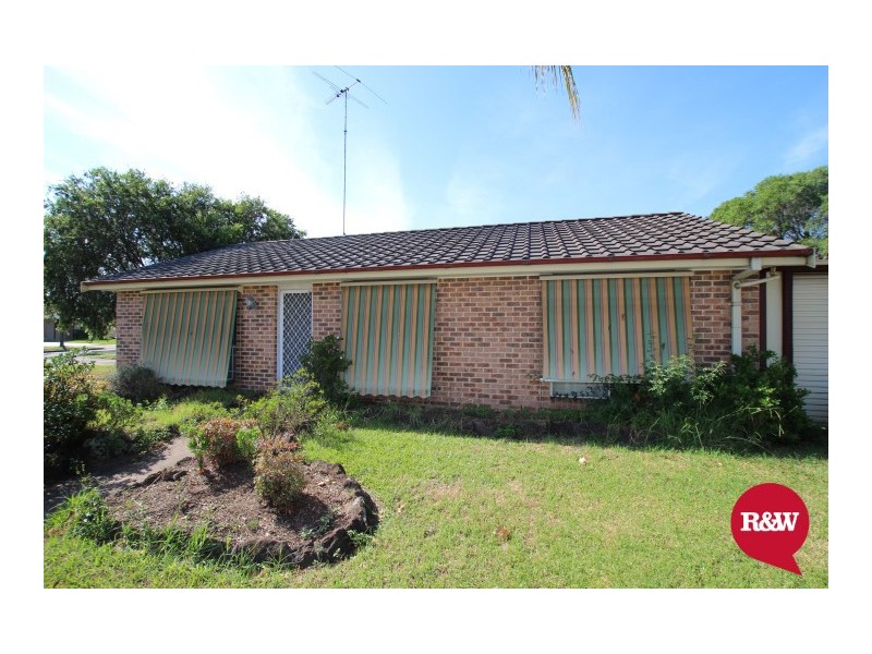 9 Doolan Street, Dean Park NSW 2761